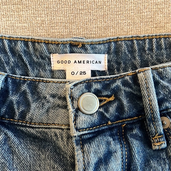 Good American bombshell denim shorts size 25 - Picture 4 of 10